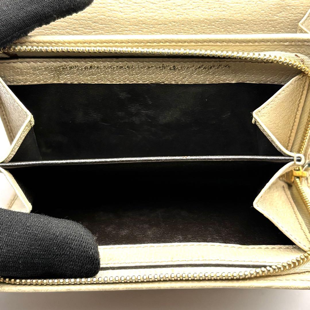 グッチ 折り財布 GGキャンバス ロゴ プレート アイボリー ファスナー