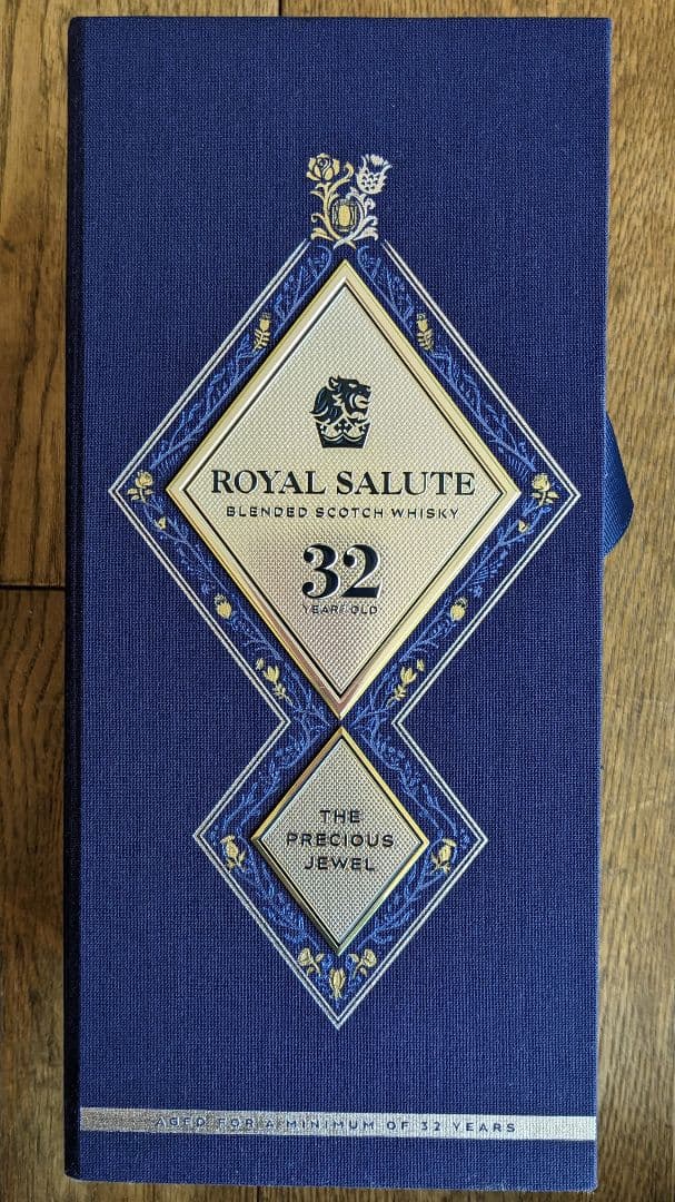 ✨ウイスキー ロイヤルサルート 32年　熟成のスコッチウイスキー　新品✨