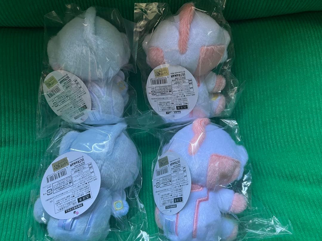 ウルトラマンふわふわお座り　ぬいぐるみ メビウス ヒカリ　パステルカラー　各2点