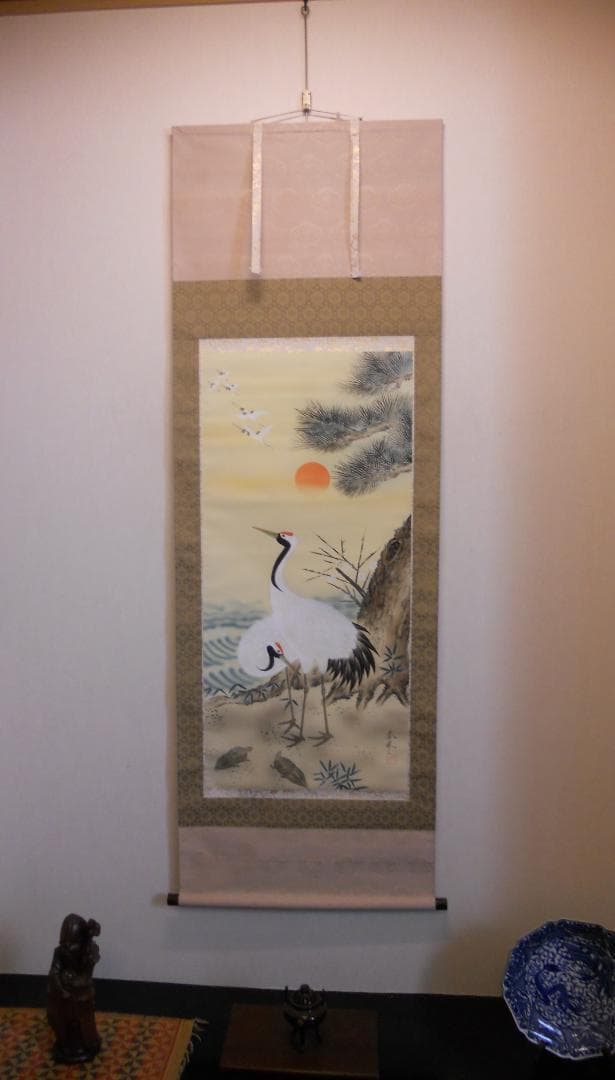 掛け軸 岩切春峰 旭日飛鶴 絹本 希少 軸装 茶道具 掛軸 です。