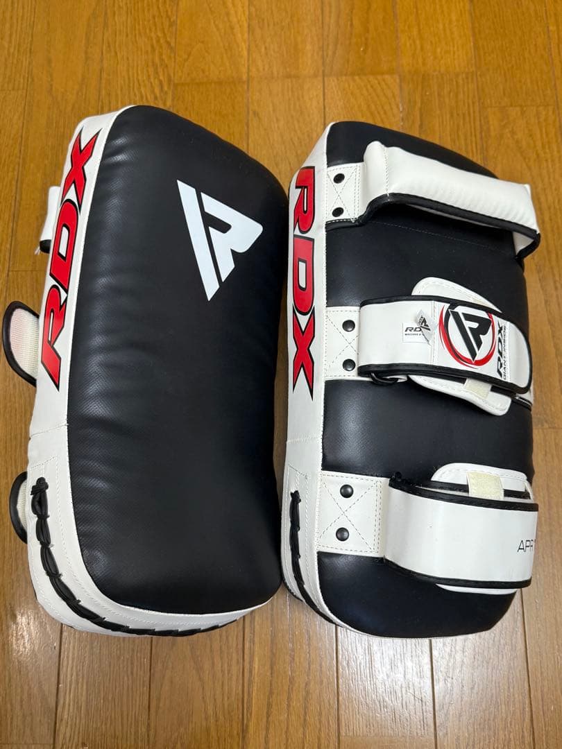 RDX APR T1W キックミット 黒/白