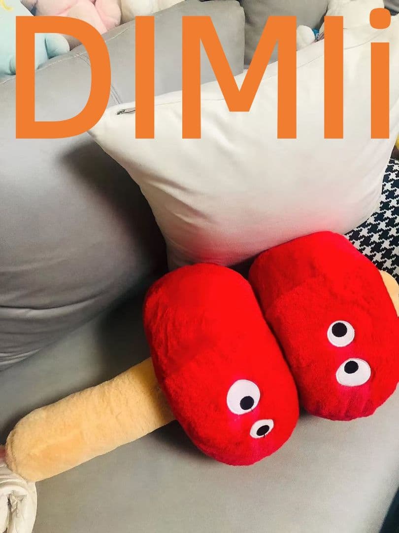 赤いアイスクリーム型ぬいぐるみ