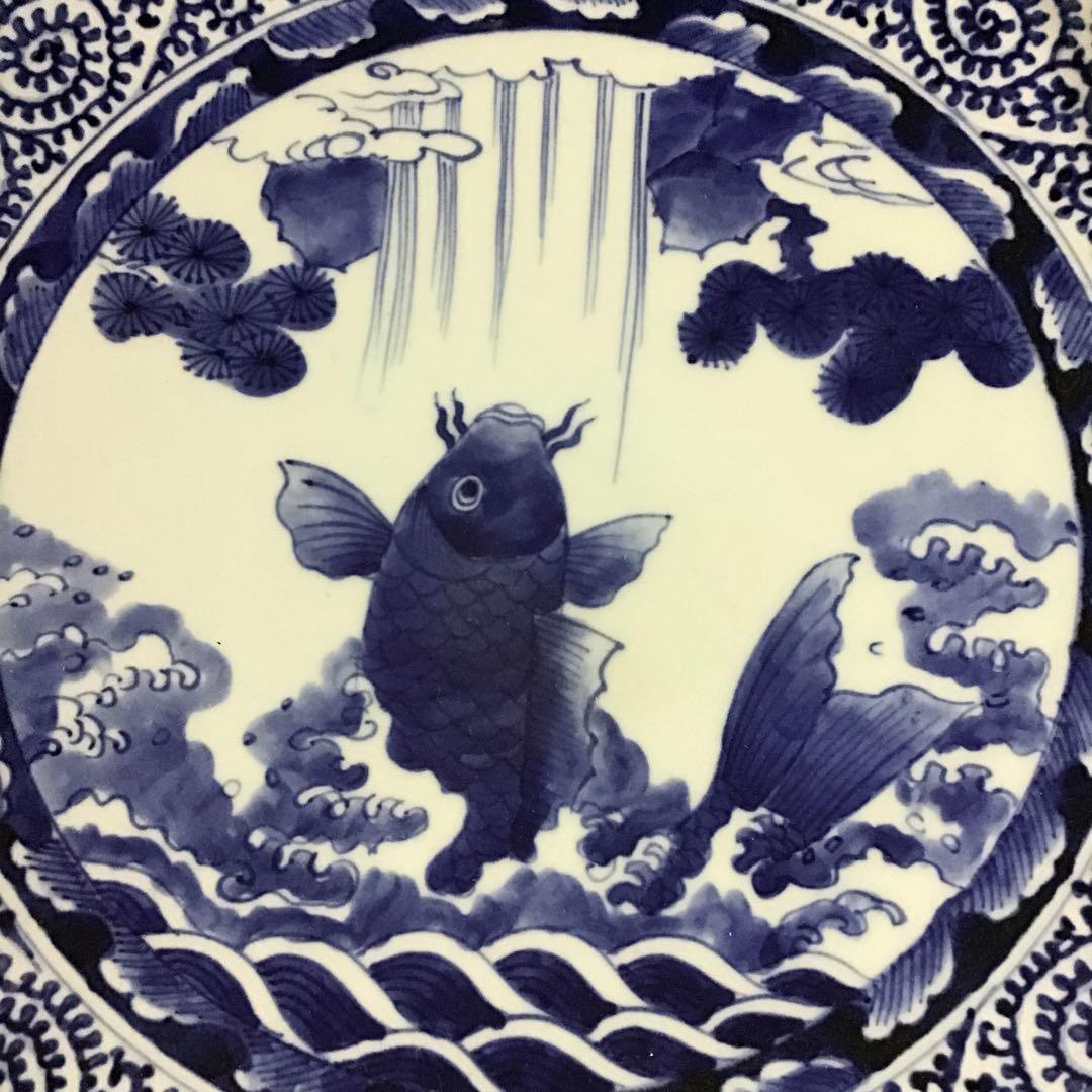 蛸唐草紋、鯉滝登、大皿　45cm 古伊万里