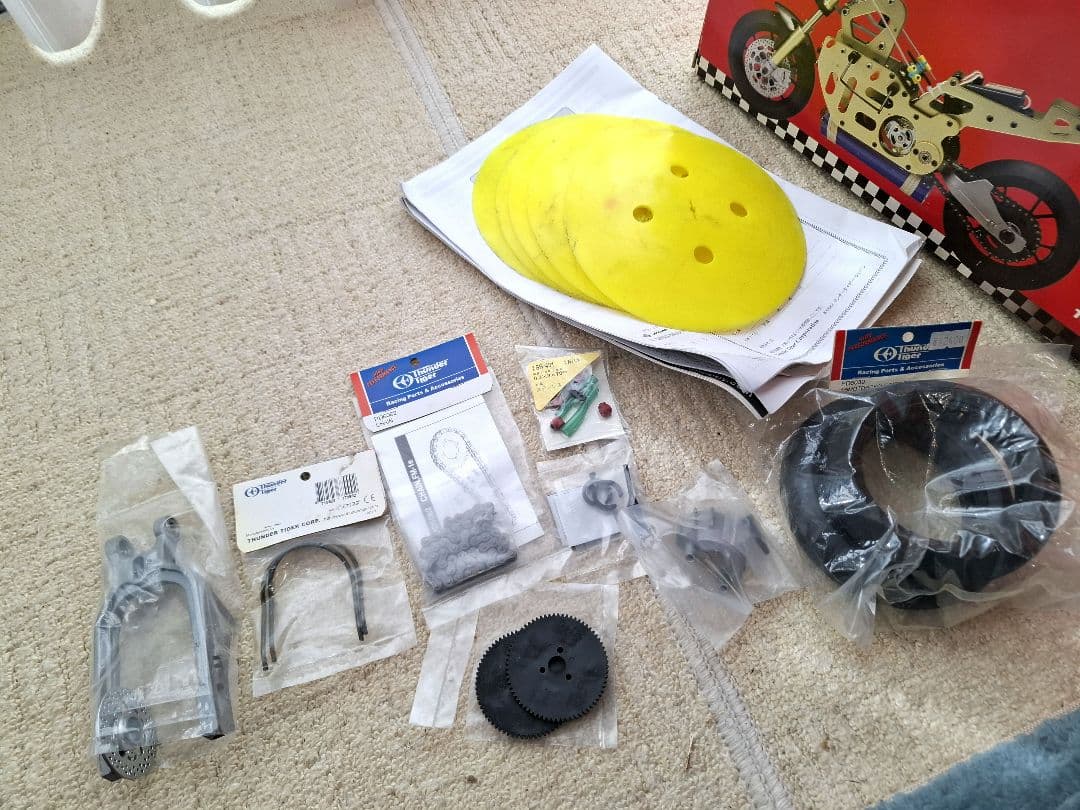 ThunderTiger 1/5 Ducati 999 R/C ラジコンバイク