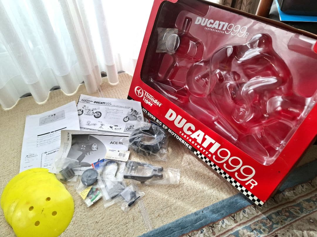 ThunderTiger 1/5 Ducati 999 R/C ラジコンバイク