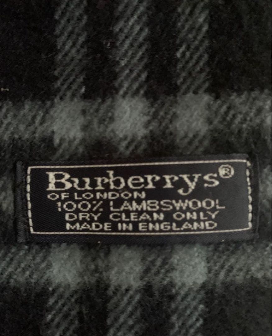 【Burberry】【新品未使用】かわいいチェック柄マフラー ラムズウール