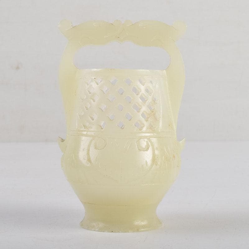 中国　玉石白玉彫刻　神獣刻　飾壷　置物　V　8868