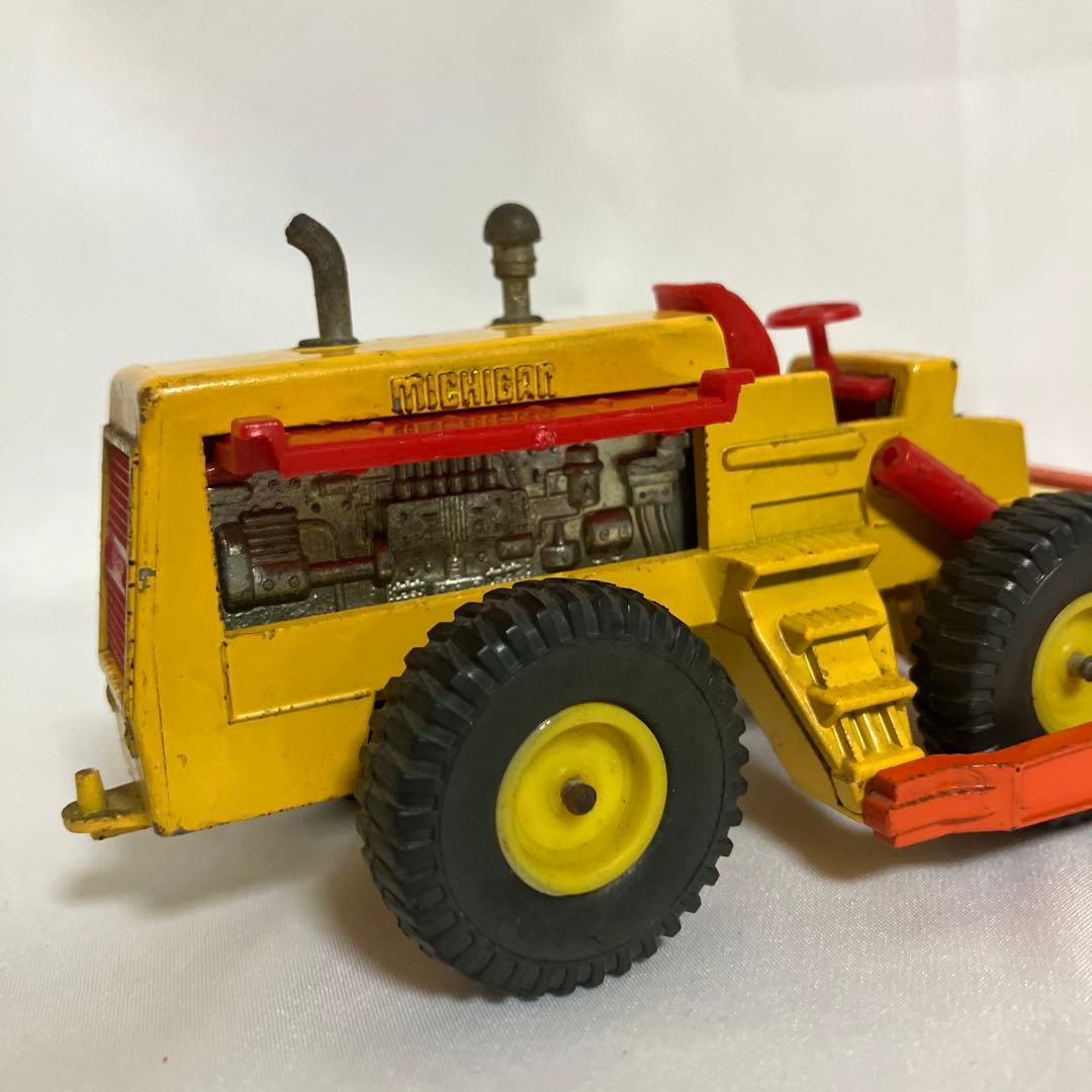 ミニカー PLANIER TRACTOR MICHIGAN SIKU