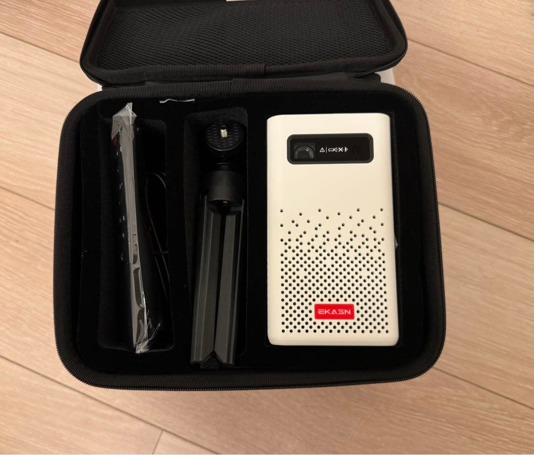 EKASN 小型モバイルプロジェクター　新品　送料無料