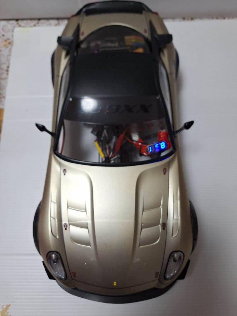 10分1ラジコンボディ、Ferrari 599XX ゴールド、電飾付き❕