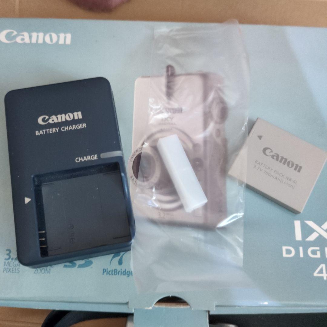 Ｕｓｅｄ　Canon　IXYD40 デジタルカメラ　　3.2メガピクセル