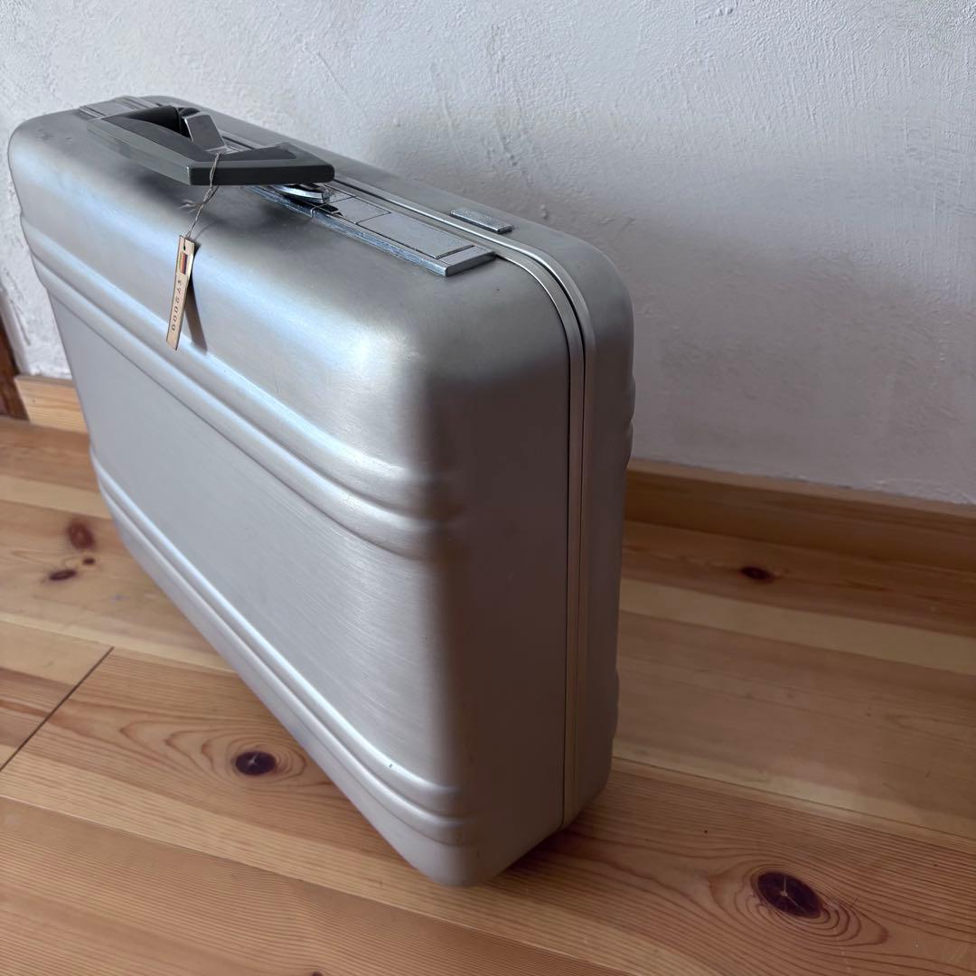 休日限定値下！17日迄 ZERO ゼロハリバートン　ヴィンテージ　シルバー