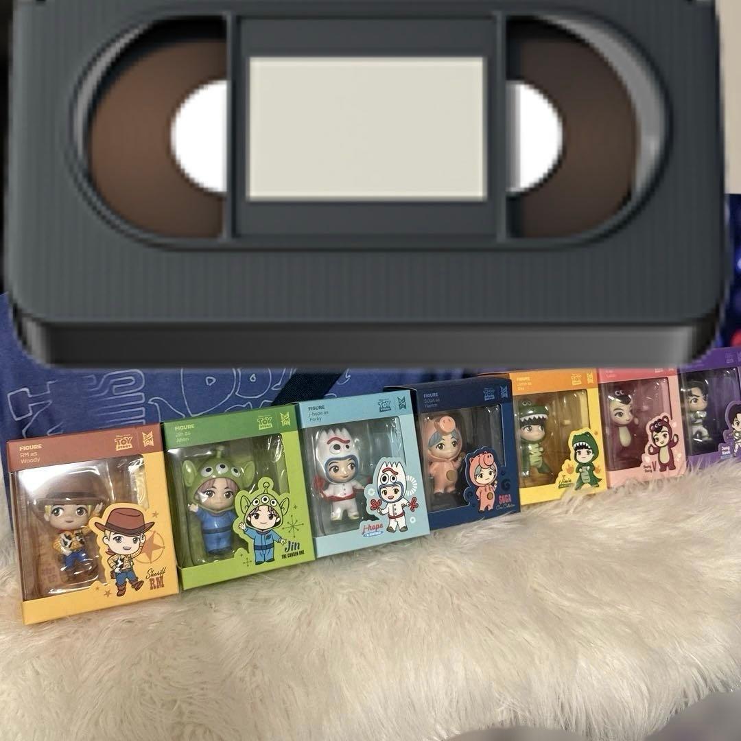 BTS TinyTAN トイストーリーフィギュア
