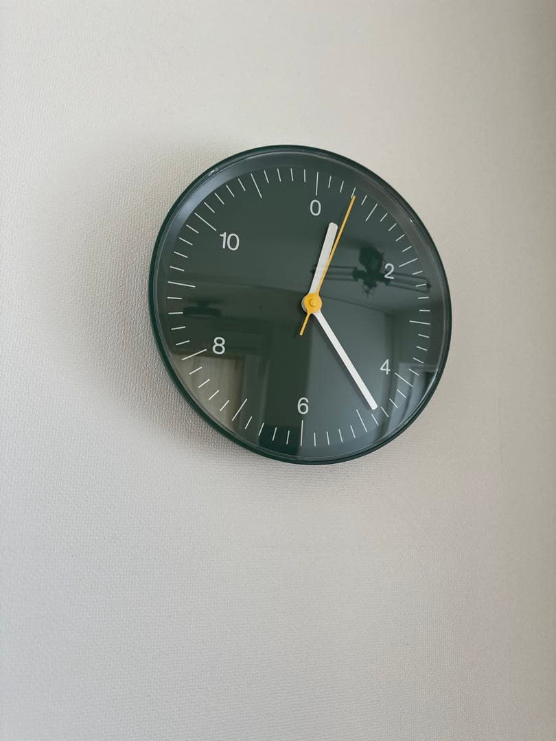 ダークグリーン 掛時計 シンプルデザイン