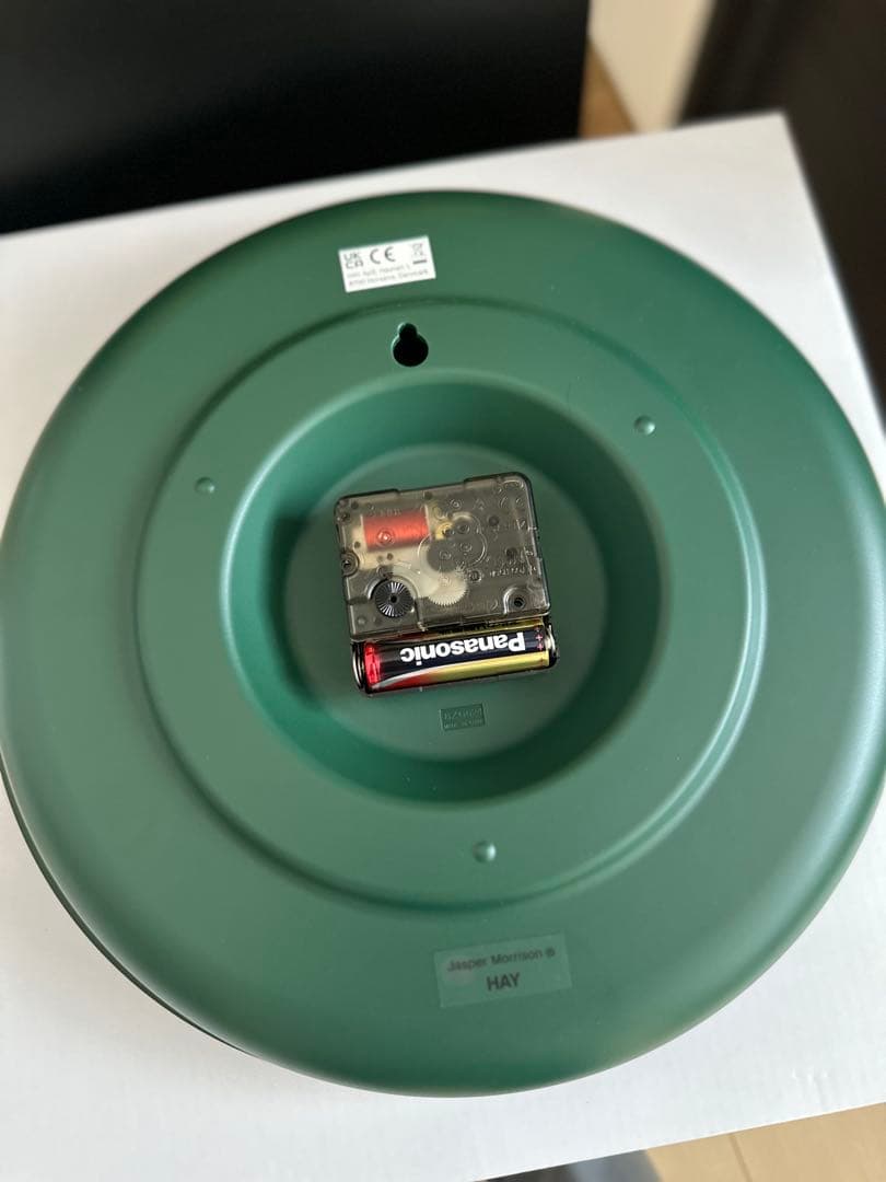 ダークグリーン 掛時計 シンプルデザイン