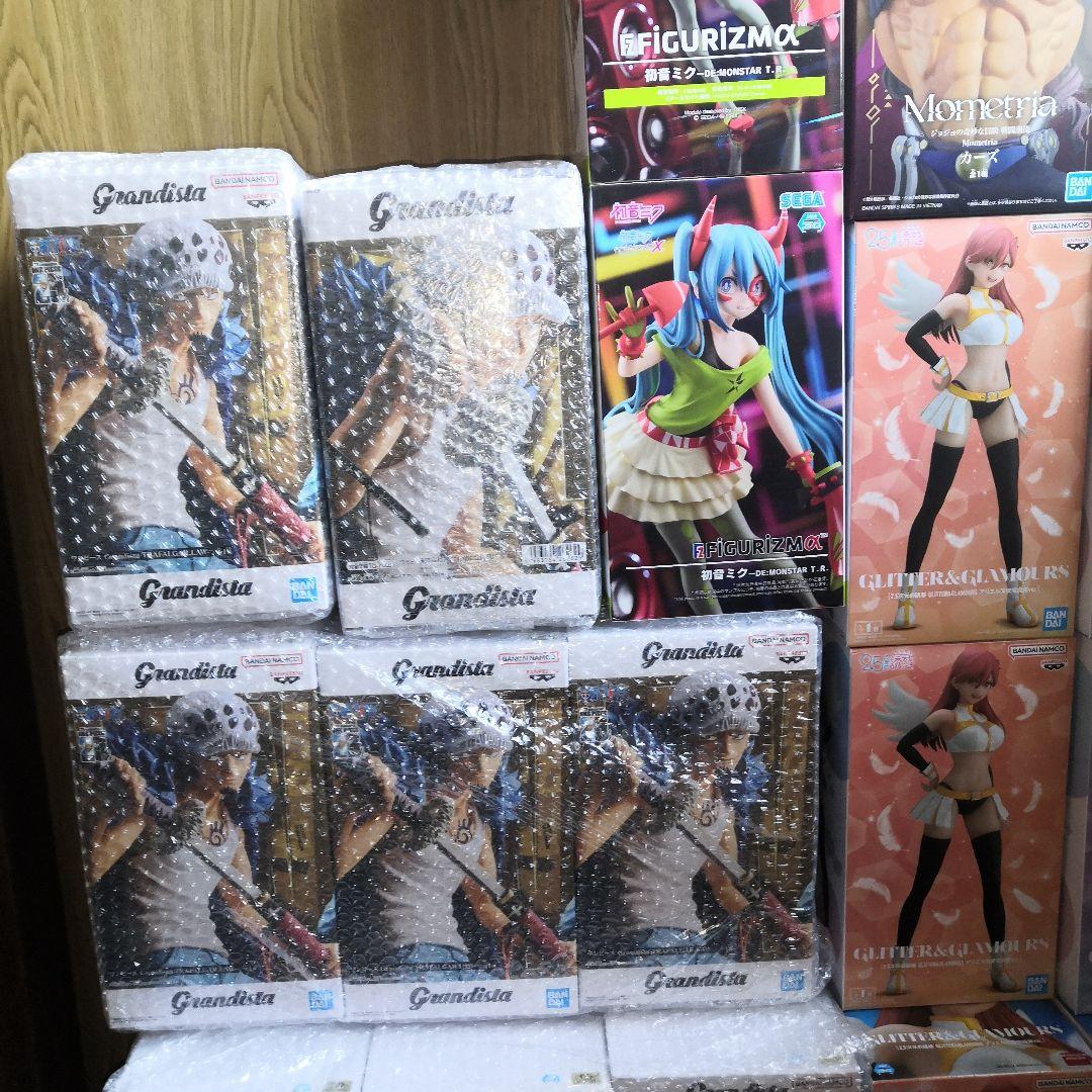 大き目プライズフィギュア　18体セット