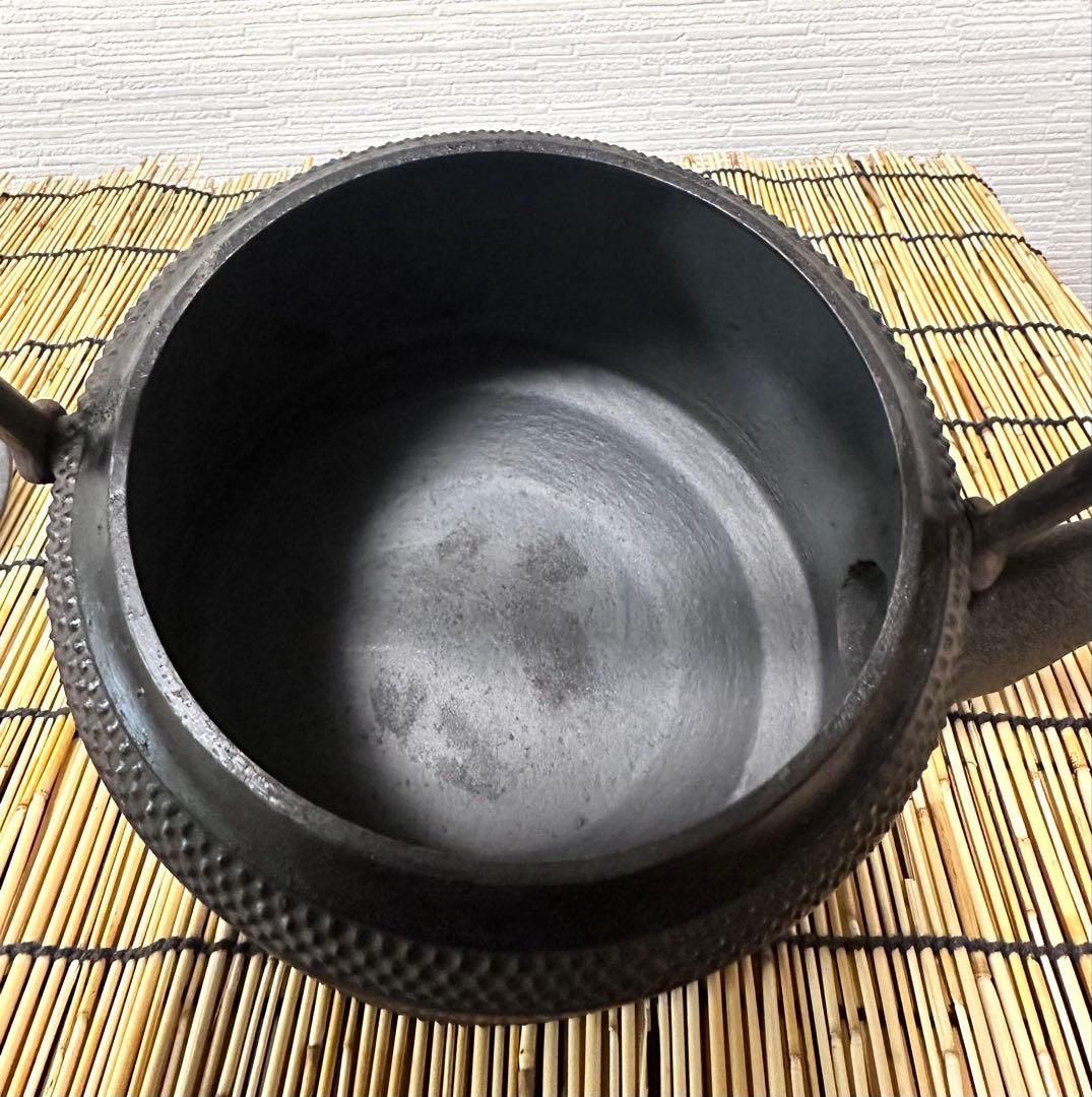 未使用品　昭和期南部岩鋳造　１５型草華文様　南部鉄瓶　南部鉄器　鉄瓶