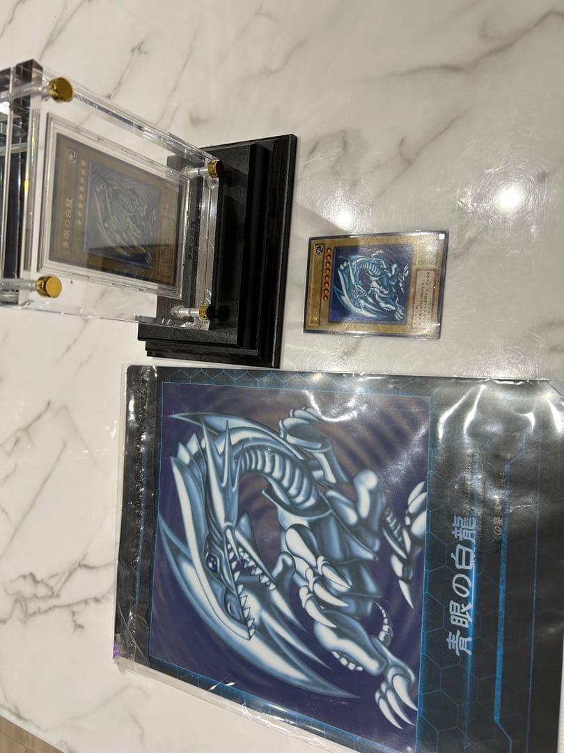 青眼の白龍 SM-51 クリスタルケース付き　遊戯王　レリーフ　おまけ付き