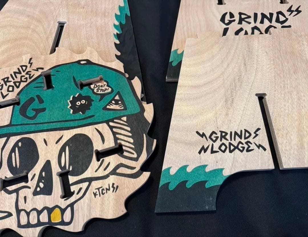 GRINDLODGE スツール グラインドロッジ　ソースツールのフクロ付き