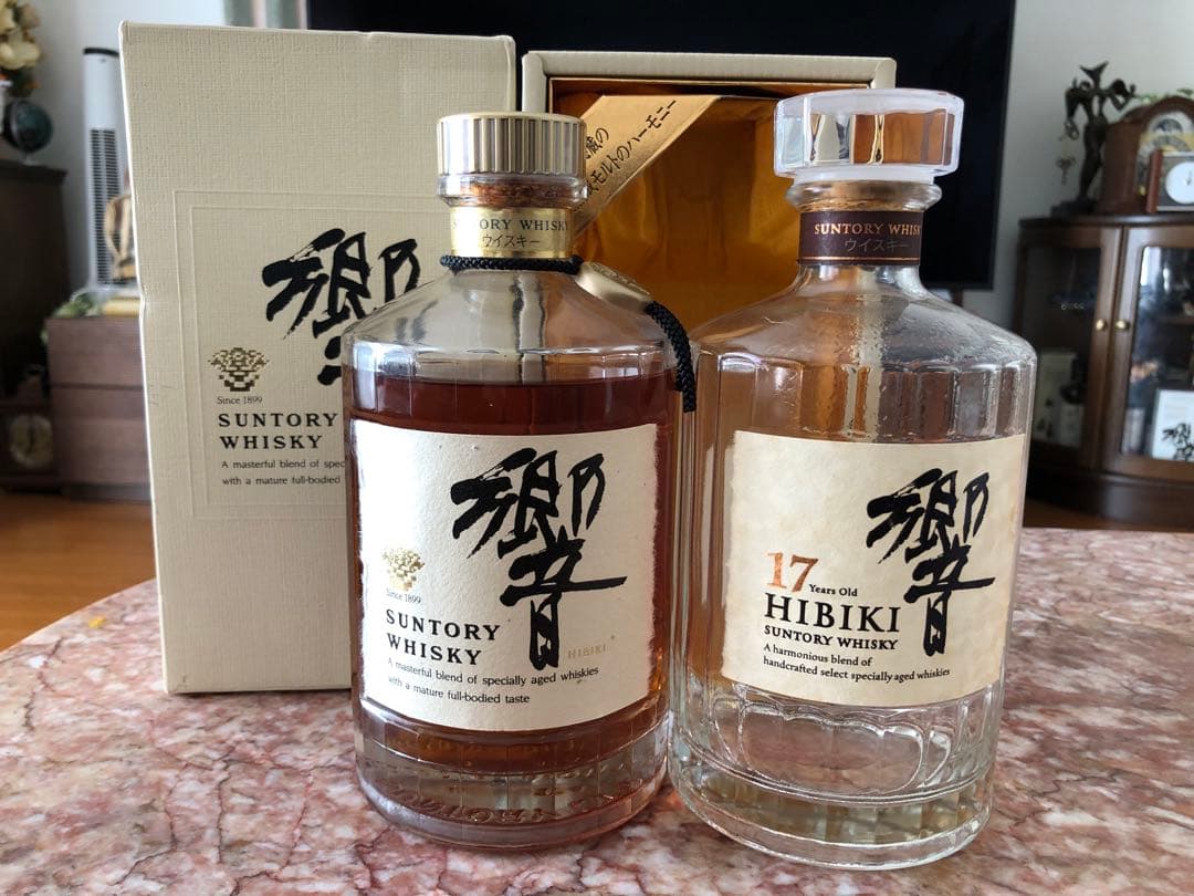 サントリーウイスキー　響17年　旧ボトル　金キャップ➕響17年表記有りの空瓶