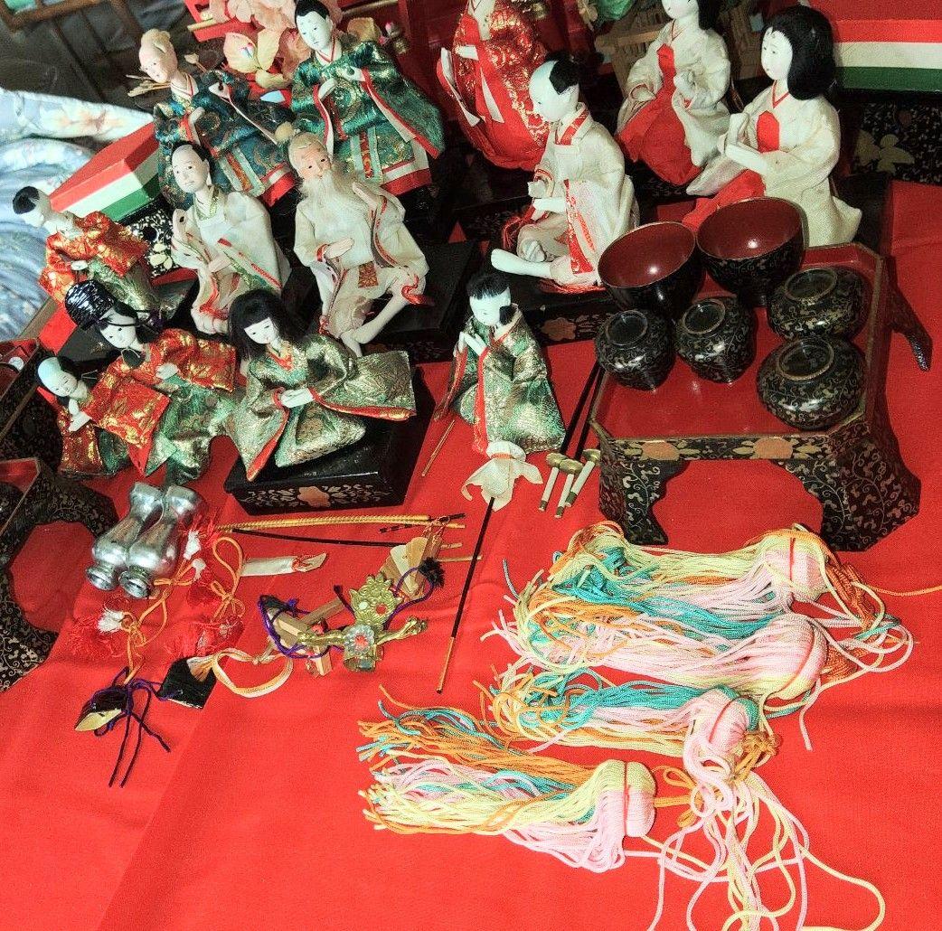 御殿飾り豊寿殿と雛人形、小物のセット