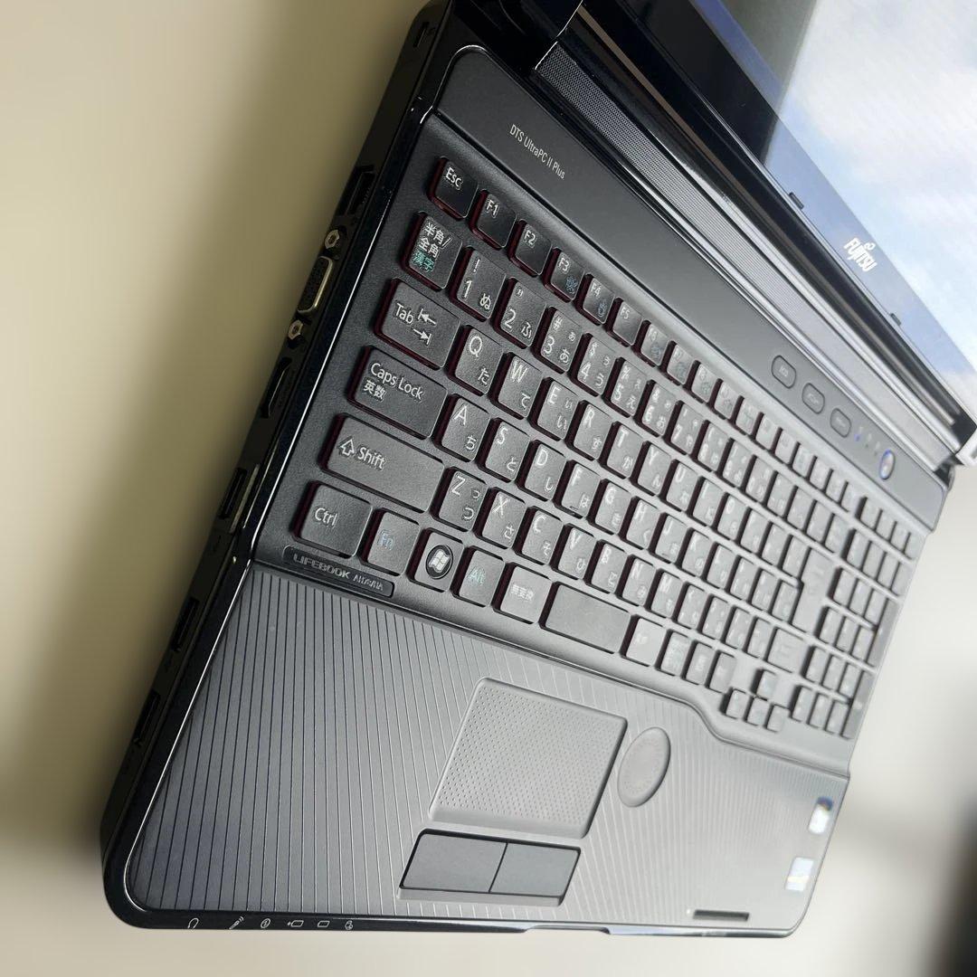 ☆訳有超美品☆WindowsXP☆富士通フルHD液晶15.6インチ大画面ノート☆