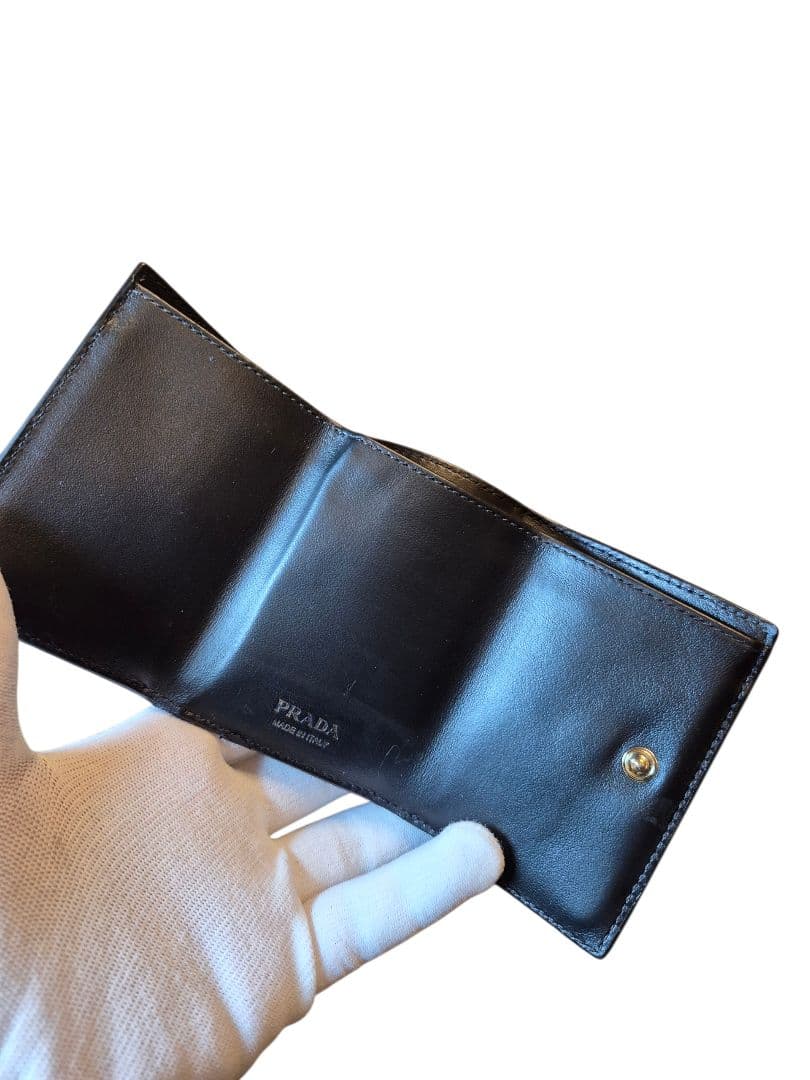 ＰＲＡＤＡ　プラダ　サフィアーノ　三つ折り財布　ミニレターリボン