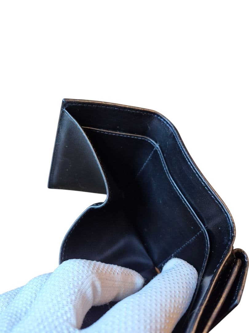 ＰＲＡＤＡ　プラダ　サフィアーノ　三つ折り財布　ミニレターリボン