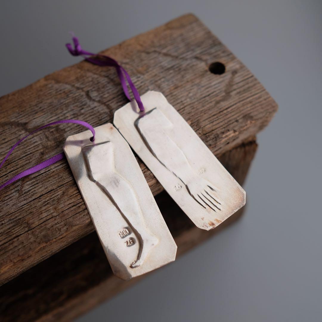 1930年代イタリア製の銀製奉納プレート　脚の形　1点　アンティーク