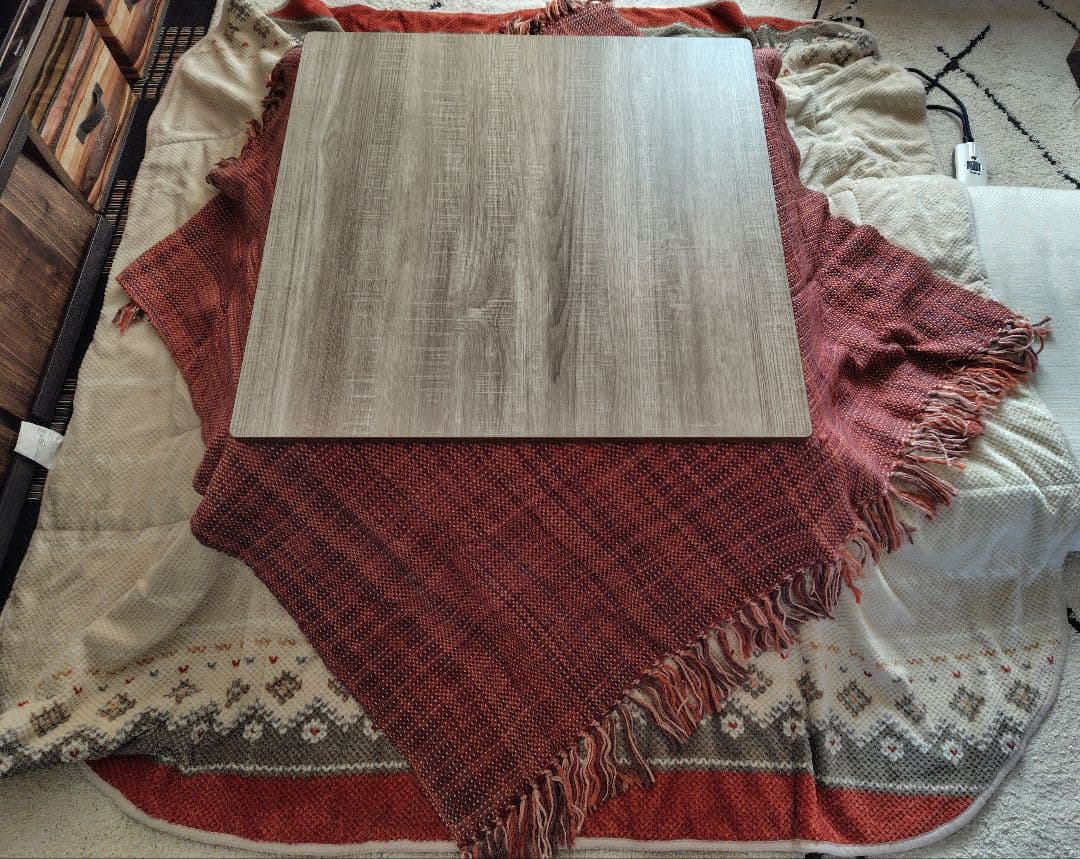 こたつ正方形テーブル（フラットヒーター）こたつ布団付き