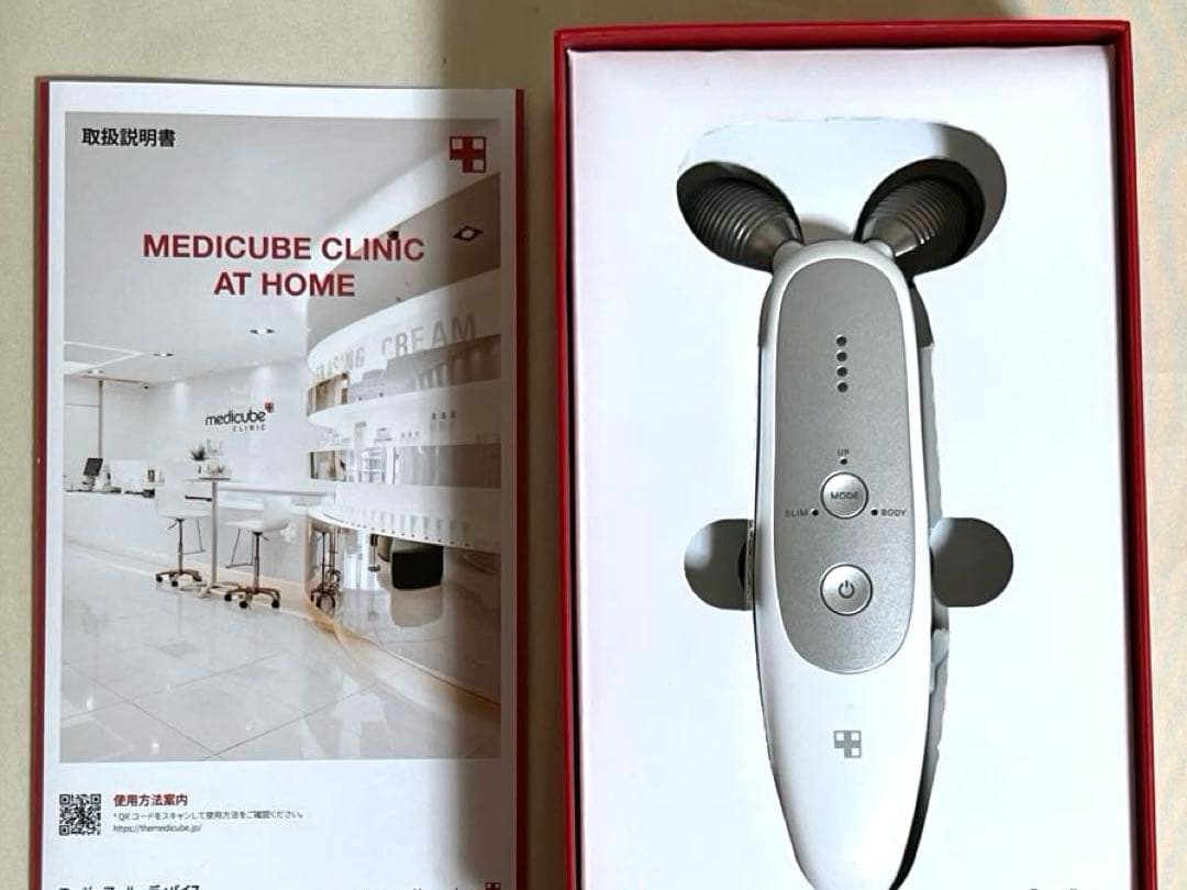 AGE-R DERMA EMS SHOT メディキューブ　美顔器