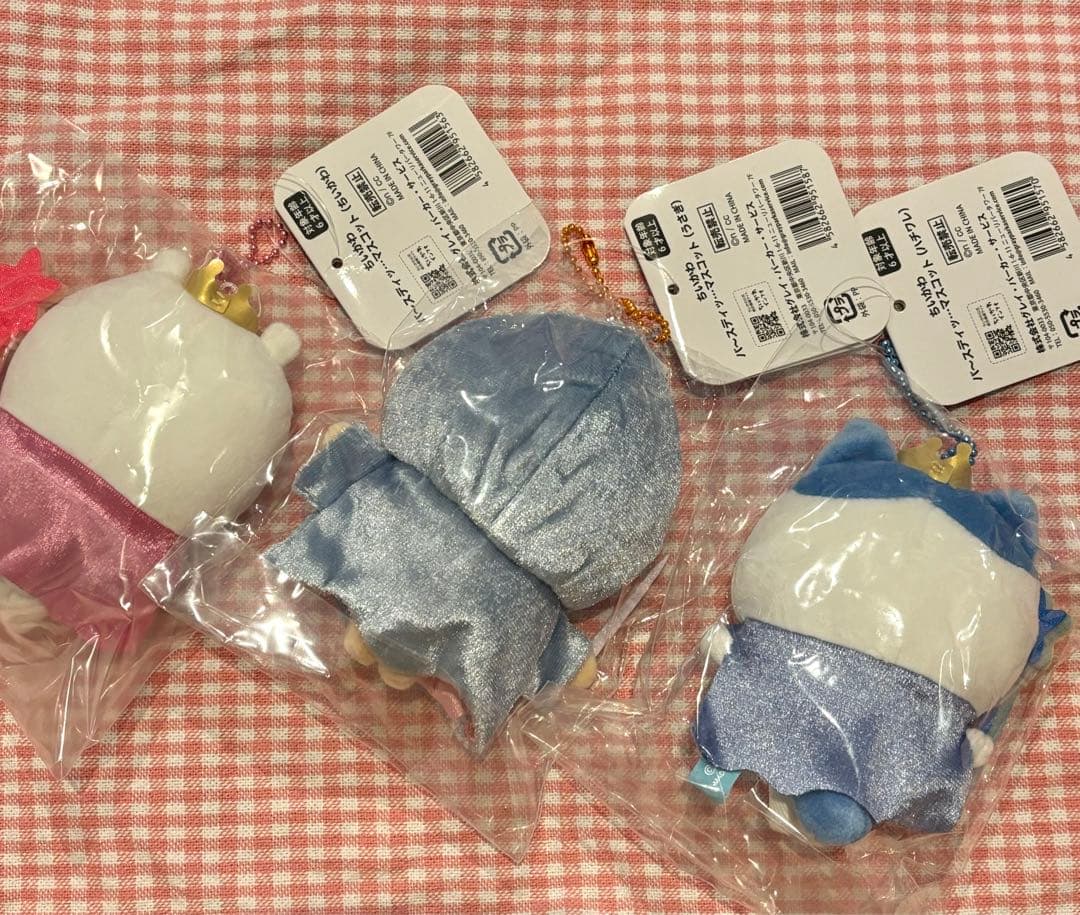 ちいかわ　うさぎ　バ～スティッ　ハチワレ　マスコット