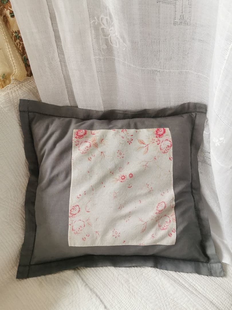 アンティーク フレンチ花柄薔薇ファブリックリネン ヘム刺繍グレークッションカバー