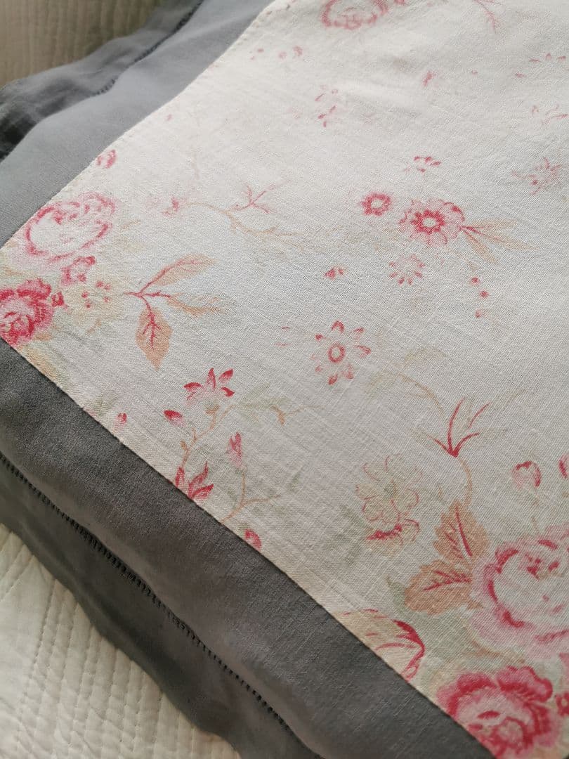 アンティーク フレンチ花柄薔薇ファブリックリネン ヘム刺繍グレークッションカバー