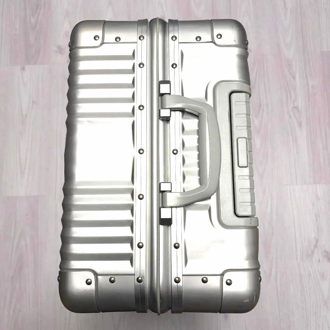 Mercedes-Benz シルバーキャリーケース 65L