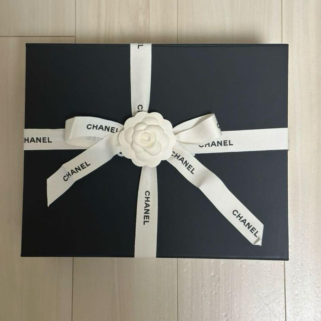 CHANEL　バッグ用空箱　マグネット　リボン&カメリア　約33x27x12.5