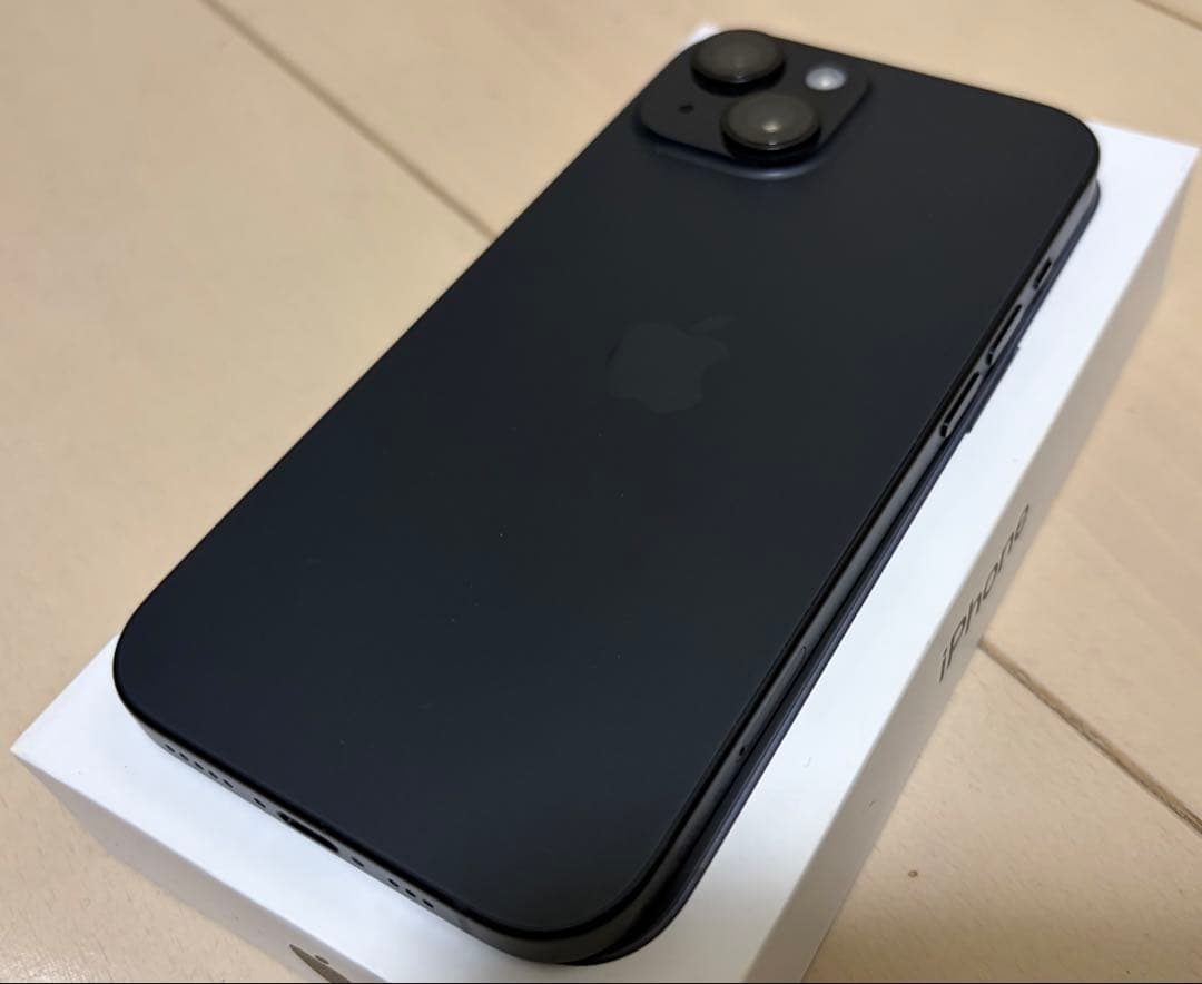 iPhone15 256GB ブラック SIMフリー 美品 完品バッテリー92%