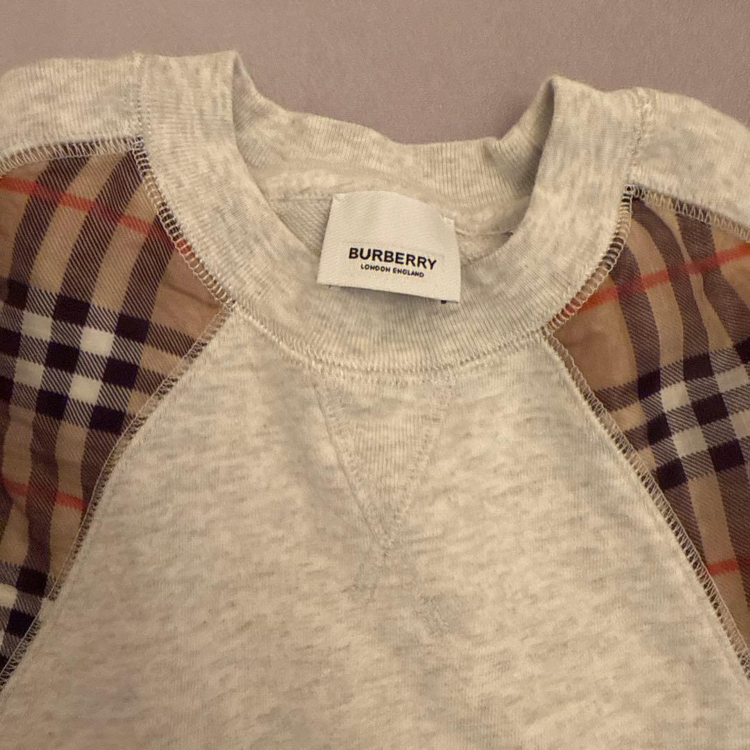 バーバリー　BURBERRY グレー トレーナー　4Y
