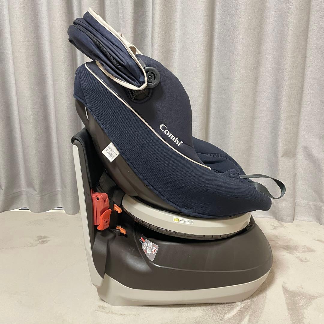 Combi クルムーヴ　チャイルドシート