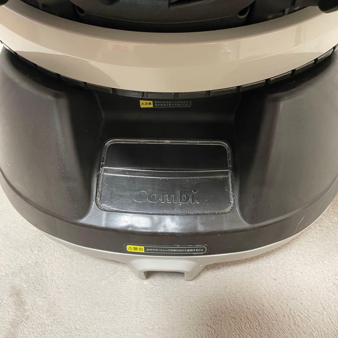 Combi クルムーヴ　チャイルドシート