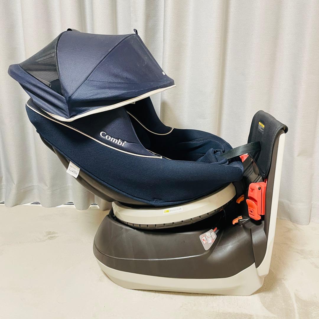 Combi クルムーヴ　チャイルドシート