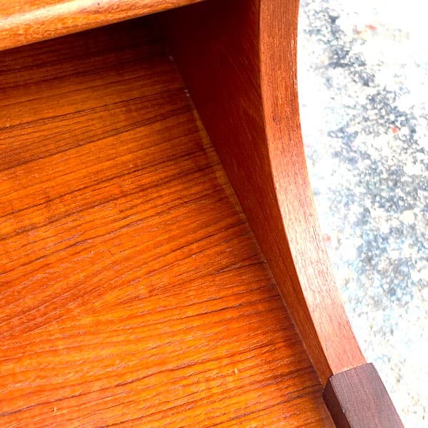 北欧ビンテージ　ナイトテーブル　サイドテーブル　ベッドサイドチェスト