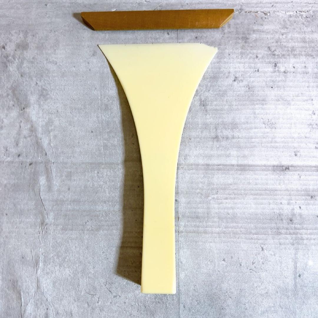 高級三味線　K9刻印入り　細棹　紅木　トチ　金細　二本溝　子持ち綾杉胴　東さわり