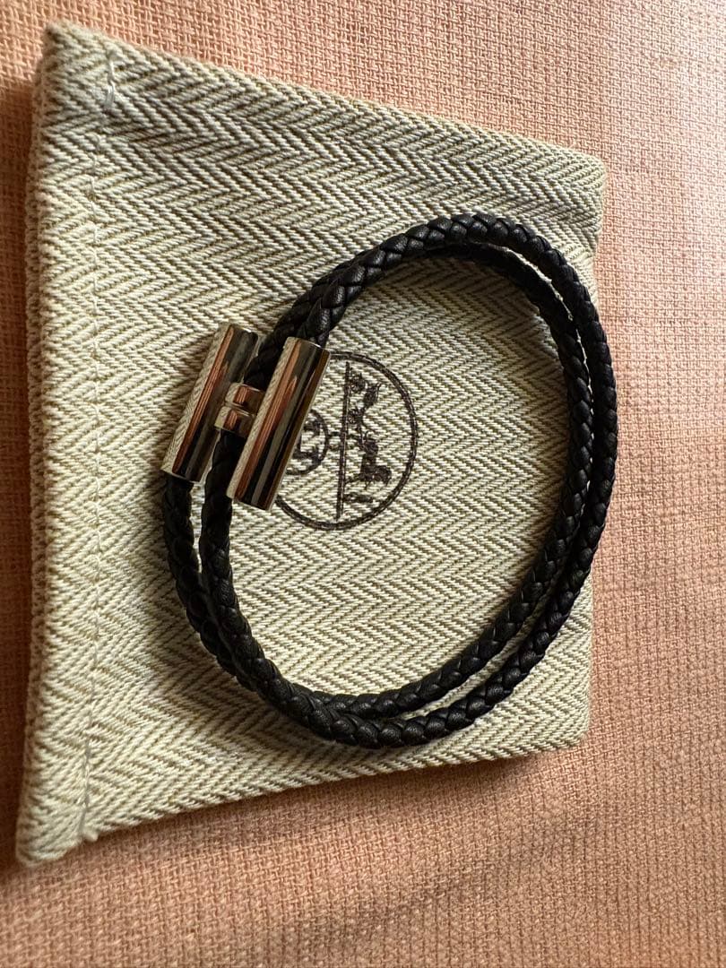 Hermès レザーブレスレット トゥルニ　ブラック