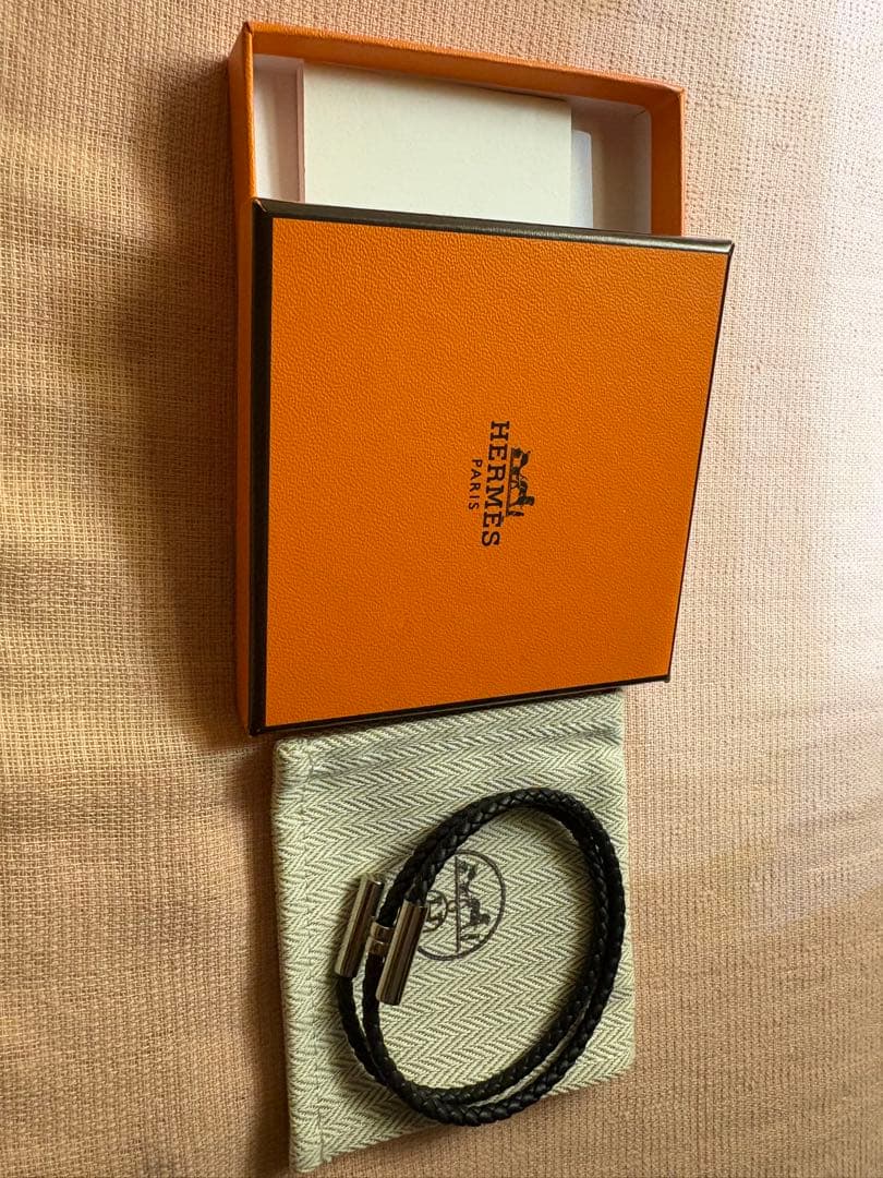Hermès レザーブレスレット トゥルニ　ブラック