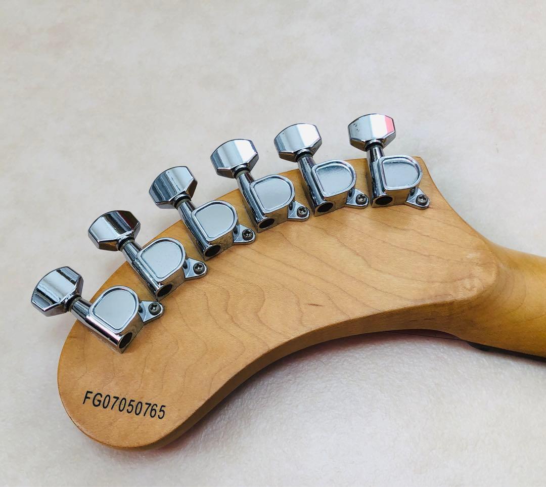 【超美品！】ZO-3 レッド アンプ内蔵ミニギター ヘッドフォン端子付