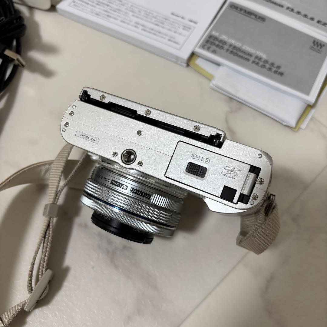 OLYMPUS PEN E-PL9 ホワイト 望遠レンズ付き