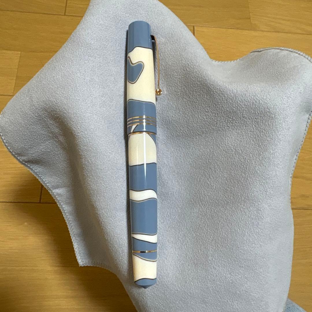 レオナルド モーメントゼロ ヌヴォラ 万年筆 (14Kニブ) EFローズゴールド