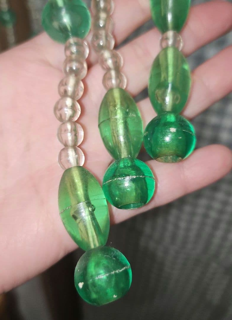 昭和レトロ　ビーズのれん　レトロポップ　玉暖簾　当時物　緑色　珠暖簾　グリーン