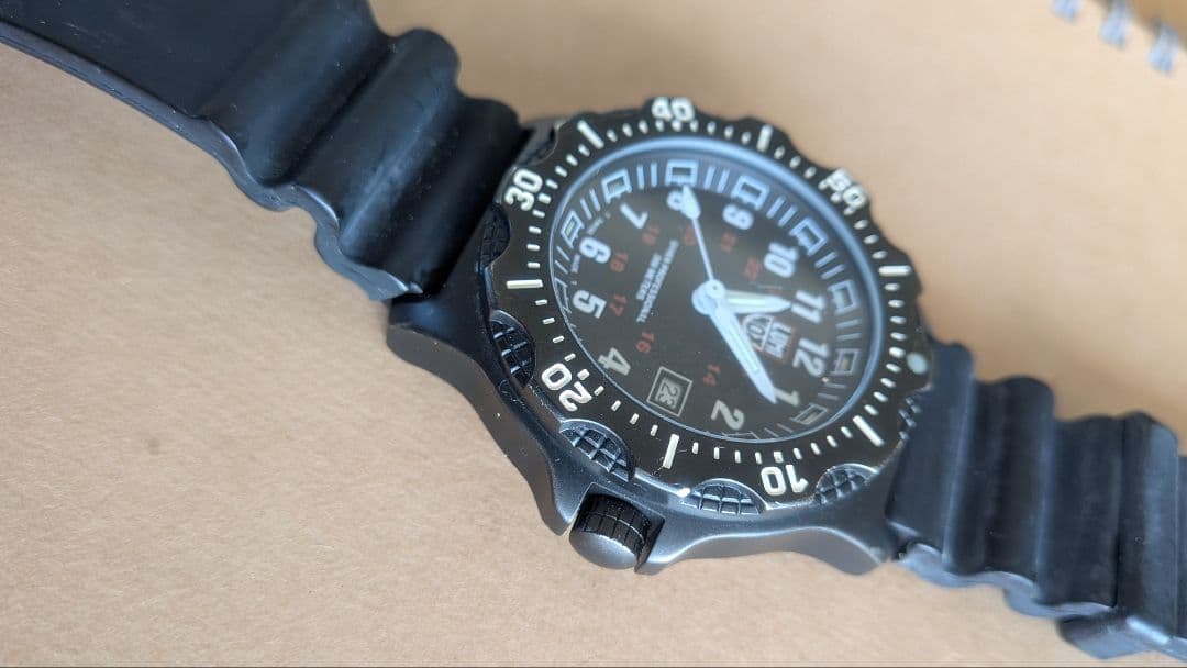 LUMINOX ルミノックス ダイバーズ 200m クォーツ 黒文字盤 ※現状品